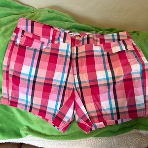 Lee shorts like new pockets in front and back snap button multicolored